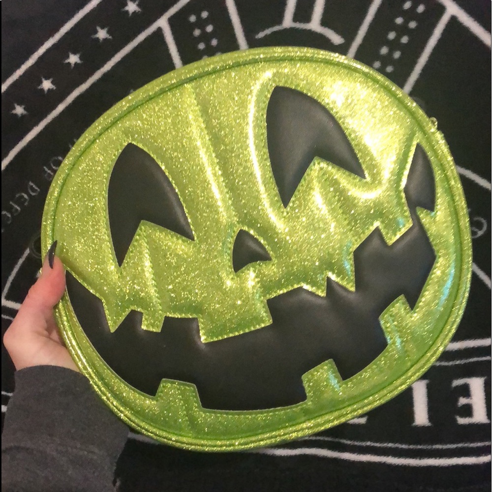 Love pain and stitches pumpkin kult